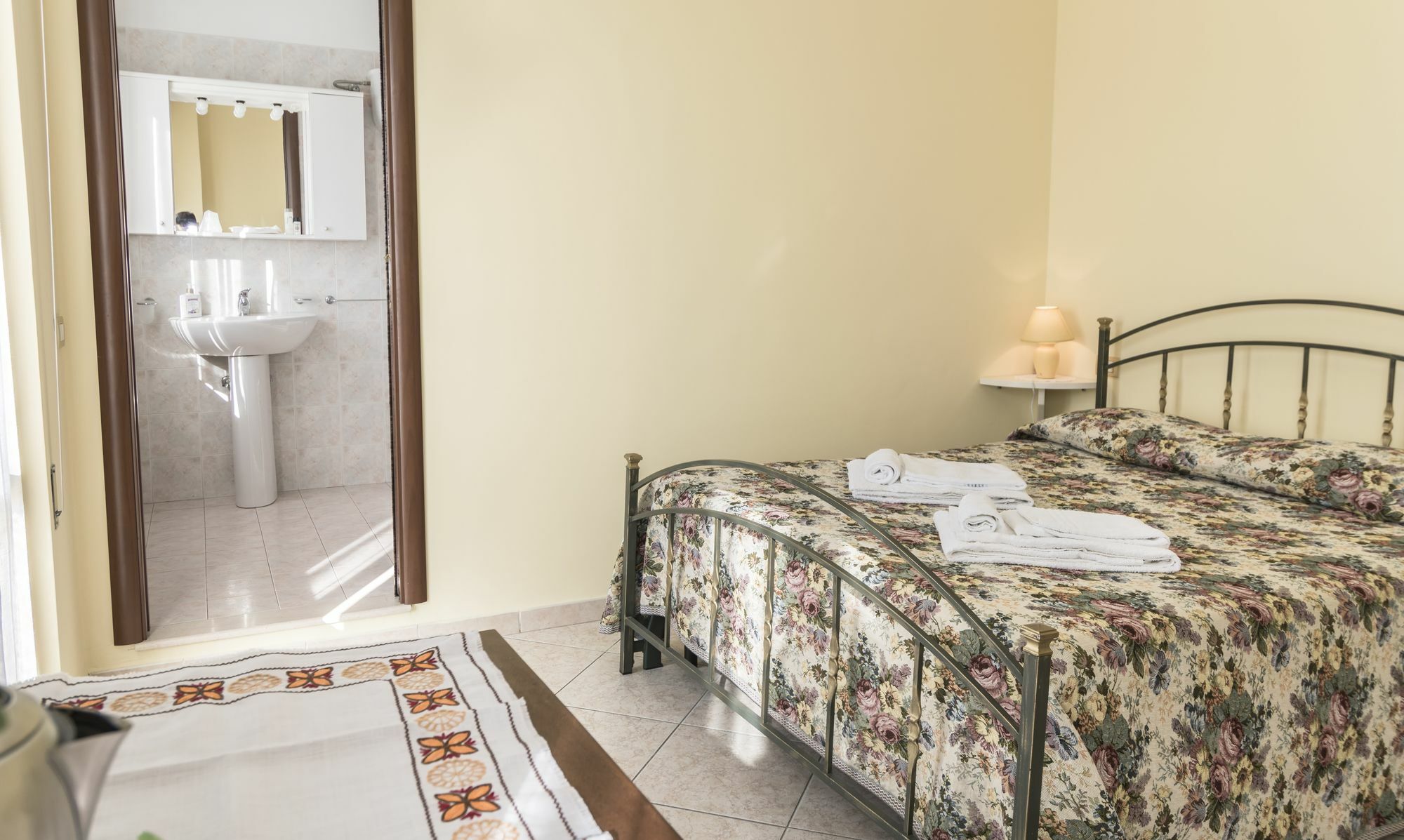 Camere Mariella Ассізі Екстер'єр фото