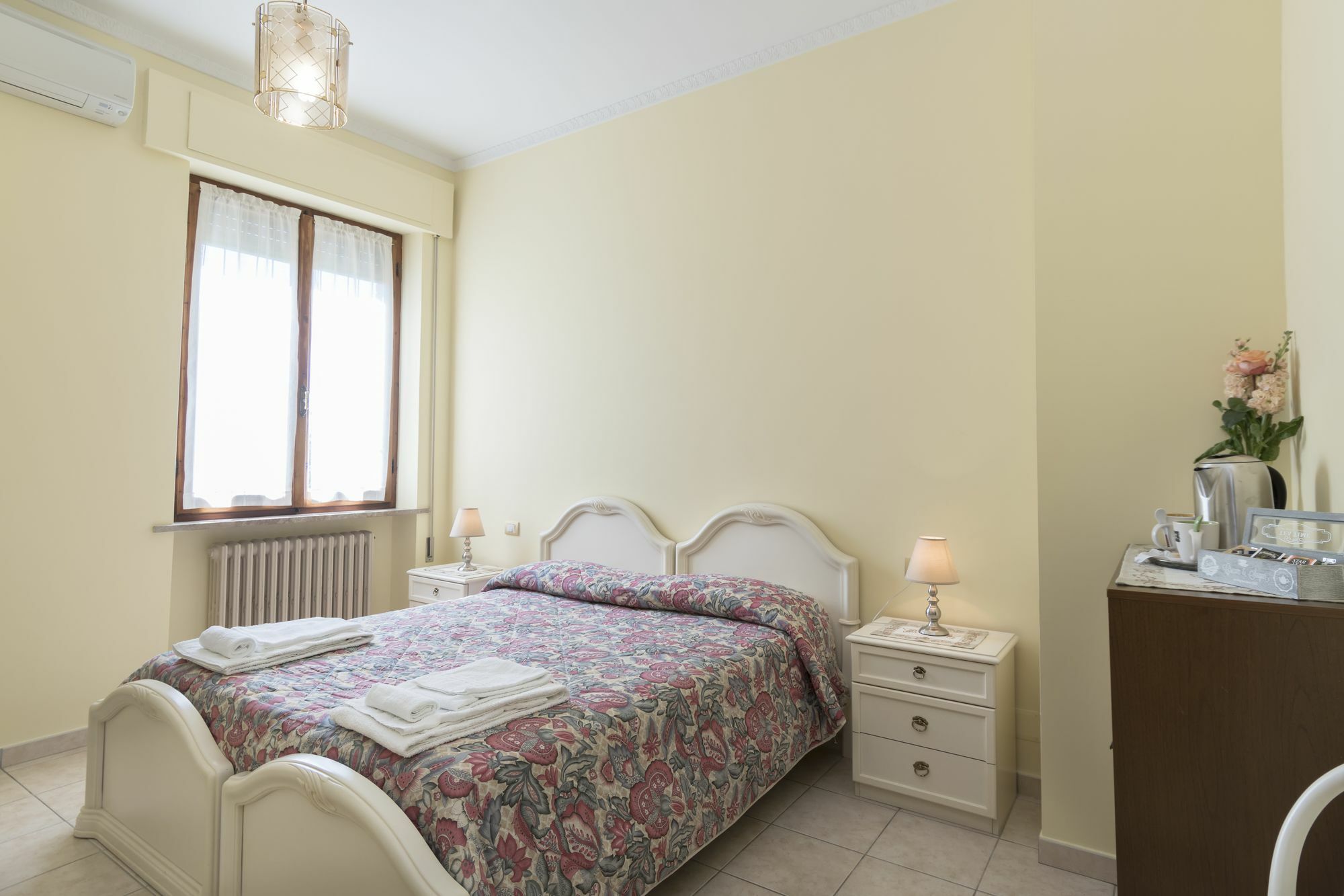 Camere Mariella Ассізі Екстер'єр фото